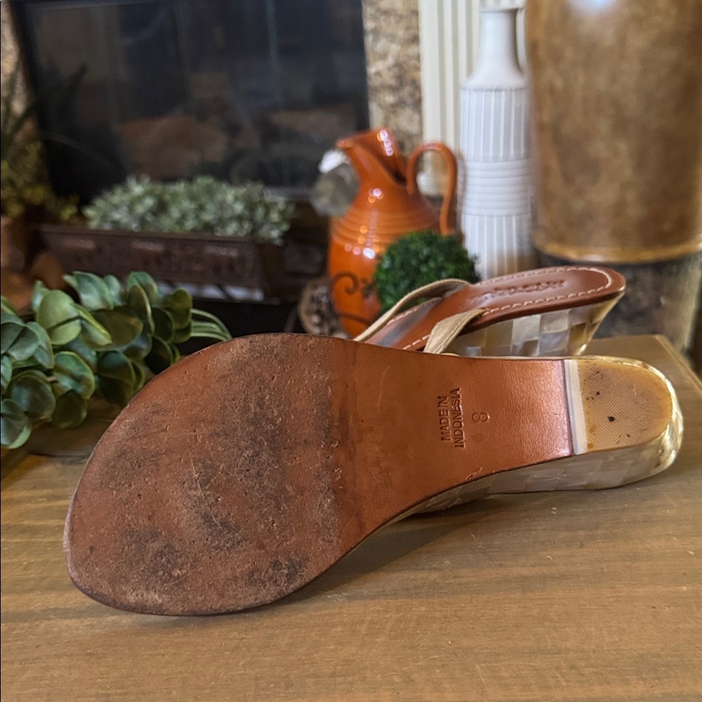 Mystique Wedge Leather Sandals Strappy Thong Size 8 Mother of Pearl Heels - Picture 6 of 9